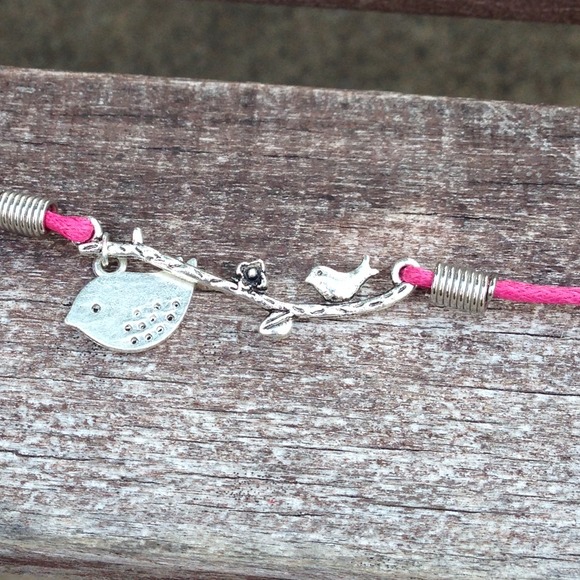 Pink bird bracelet❌SOLD OUT❌ - Picture 2 of 3