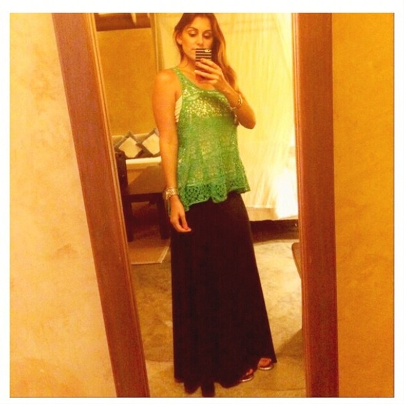 ✨ Crochet Lace Tank Top - Picture 4 of 4