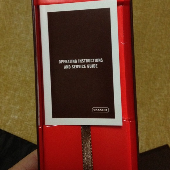 🚨REDUCED COACH Gold watch/Bracelet tradevalue$300 - Picture 4 of 4