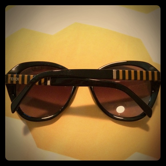 ❌SOLD ❌FENDI Shades NWOT