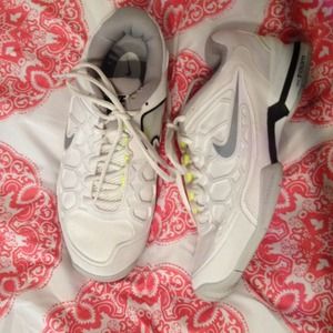Nike Zoom Lunarlon tennis shoes