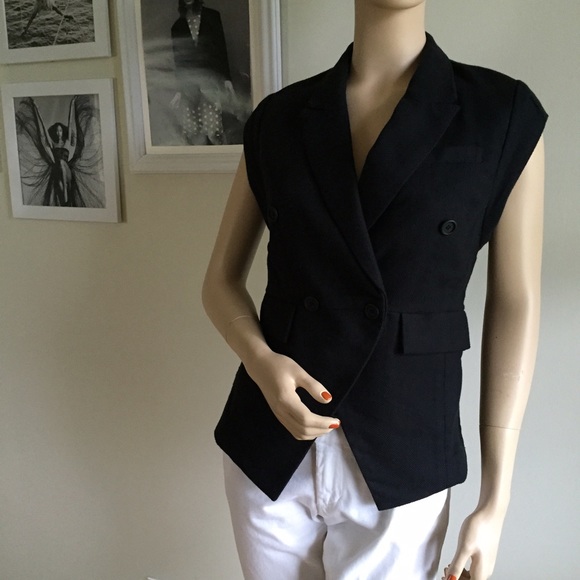 Shipley & Halmos Hyde Black Woven Top - Picture 2 of 4