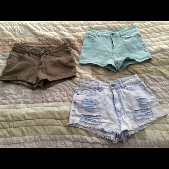 🌻GREAT DEAL🌻Urban Outfitters High Rise Bundle!