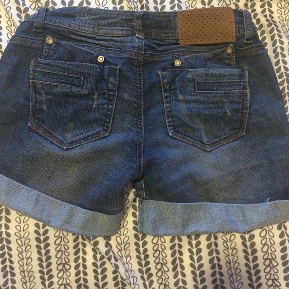 Shorts - Picture 2 of 2