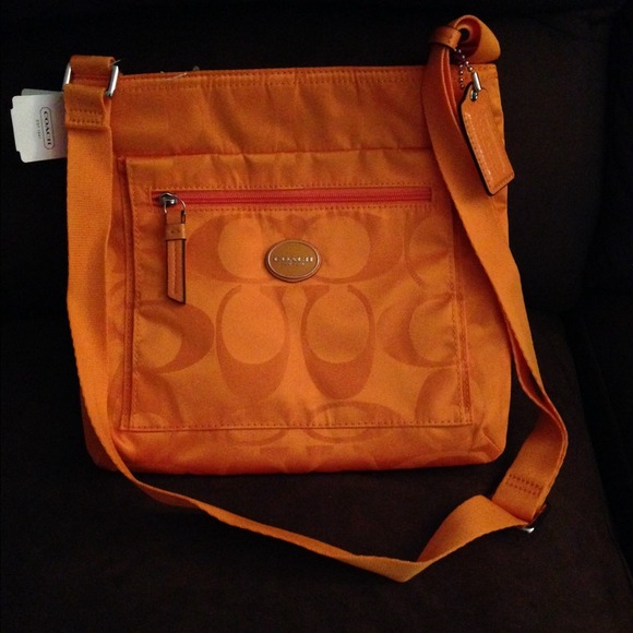 New Coach Sig Getaway File Bag Crossbody