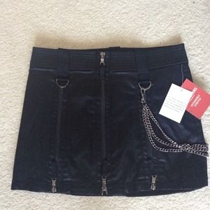 Black Guess skirt