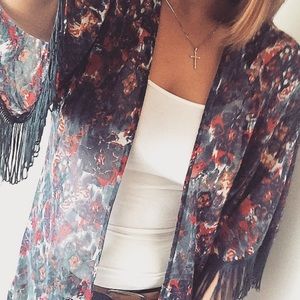 ✨2X HOST PIC✨Beautiful Frill Batwing Sheer Kimono✨