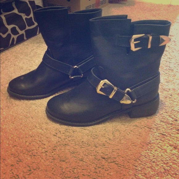 Black boots women's