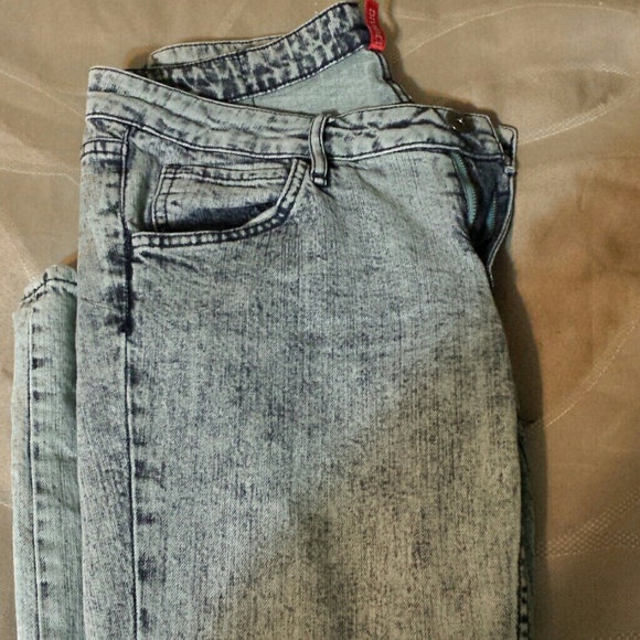 Acid wash skinny jeans