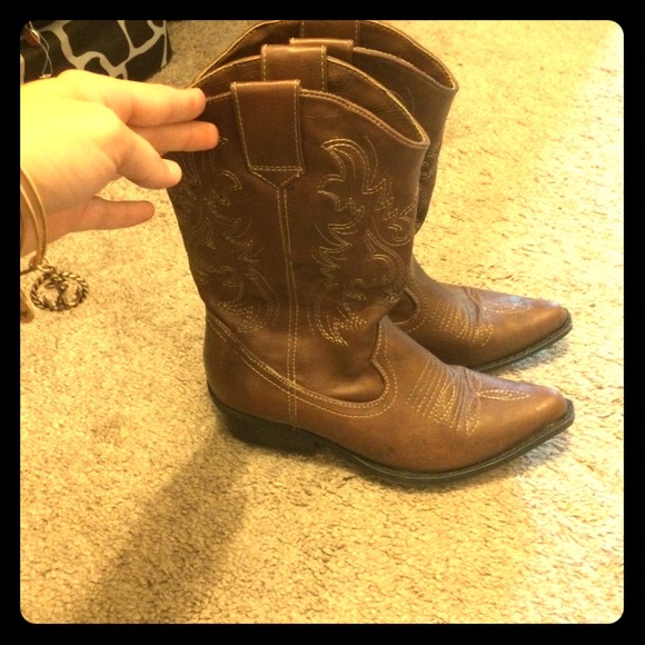 ***sold*** Brown cowboy boots size 7