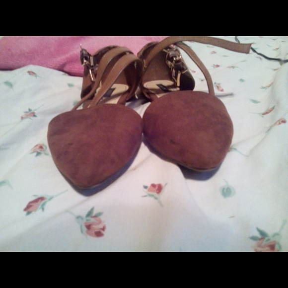 Forever 21 brown cut out flats