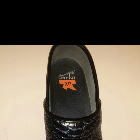 SOLD.     Dansko size 38 (8.5) clogs - Picture 4 of 4