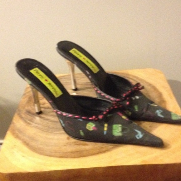 GIRLIE Pointed Mules w Adorable Pattern & Bow 7.5 - Picture 2 of 4