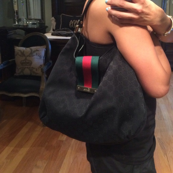 SOLD!!!! ❤️💚GUCCI💚❤️ black canvas hobo - Picture 2 of 4