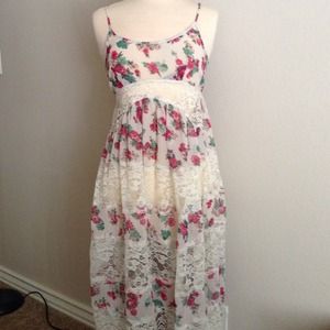 Floral & lace midi dress