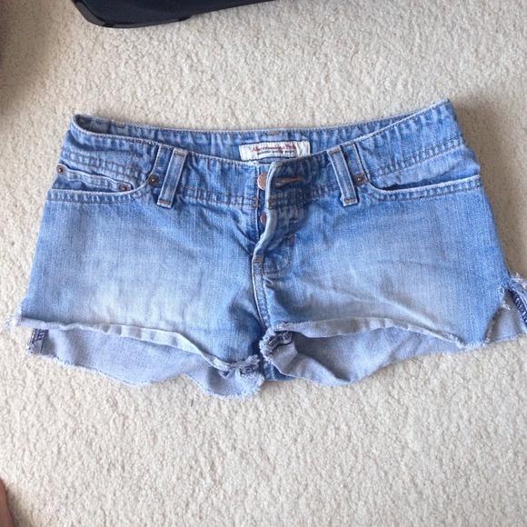 🔴SOLD🔴Abercrombie & Fitch jean shorts
