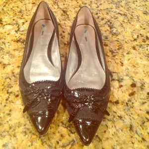 Daniblack flats with front design