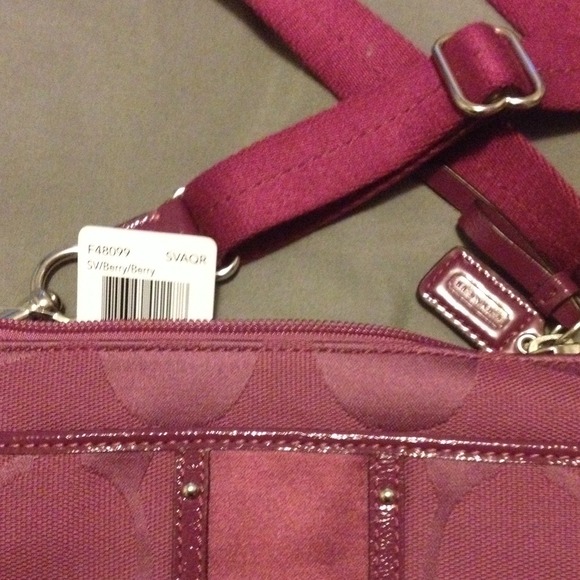 Coach cross body purse in Berry - Picture 2 of 3