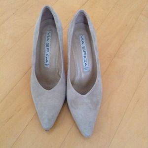 Via Spiga suede pumps
