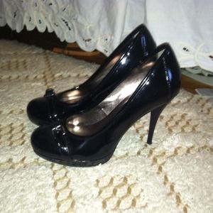 Dkny patent leather heels
