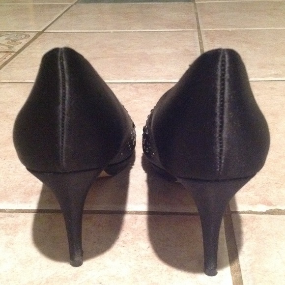 Black satin sequin heels - Picture 4 of 4