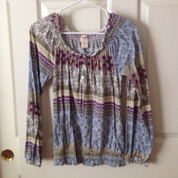 Long Sleeved Tribal Print Top