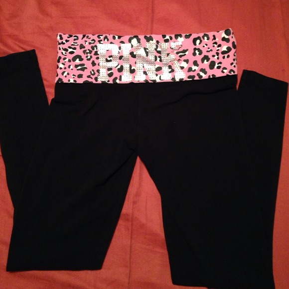 PINK Victoria's Secret Outerwear - Bling PINK cheetah yoga Leggings