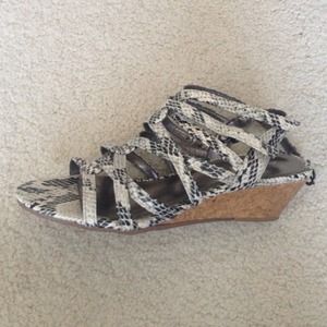 🌻ᔕOᒪᗪ🌻 - ALDO sandals