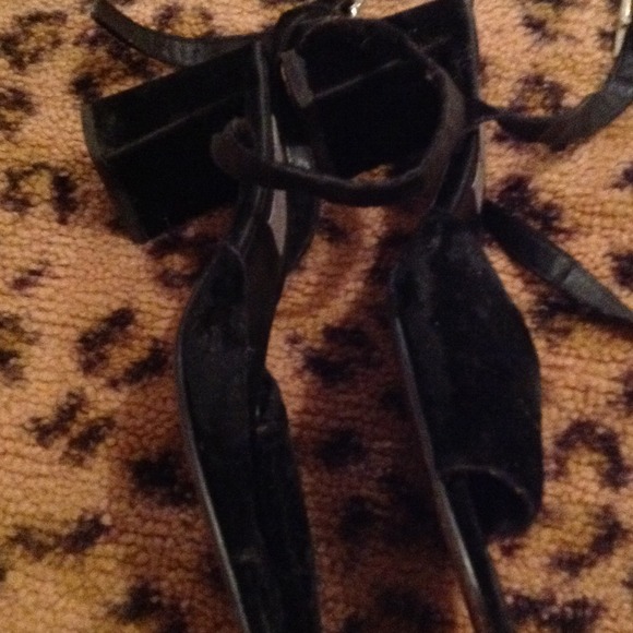 Shoes - Picture 2 of 2