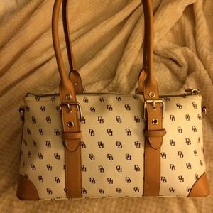 Dooney & Bourke Tote