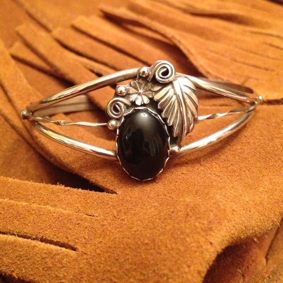 Sterling Silver Black Onyx Cuff Bracelet☀️