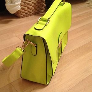 neon green purse aldo