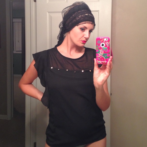 ❤️SOLD❤️Sold Sheer and ruffled top with studs - Picture 1 of 3