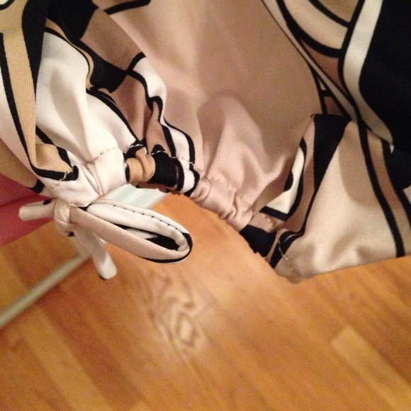 Blouse/top long sleeve with abstract pattern - Picture 4 of 4