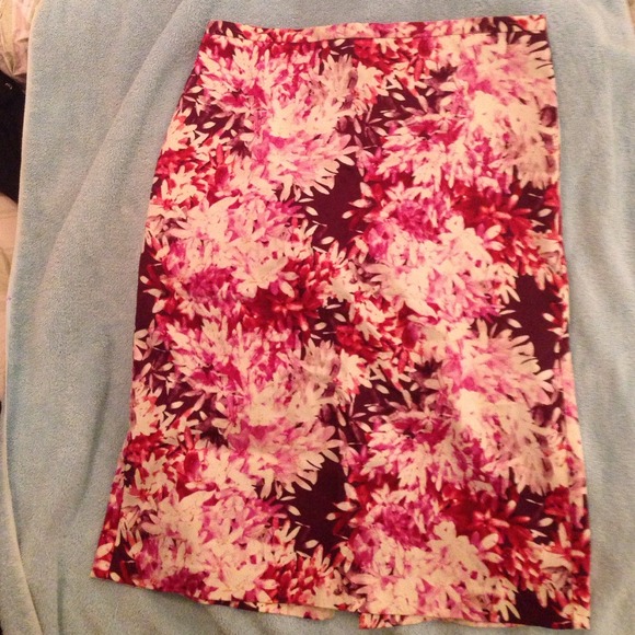 BCBG Max Azria floral pencil skirt