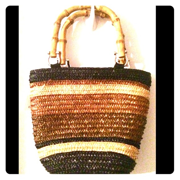 NEW Woven Straw Handbag w/ Bamboo Handles