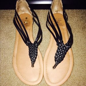 Black lucky brand sandals, like brand new💕