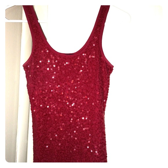 This is a very sparkly tank top from express!