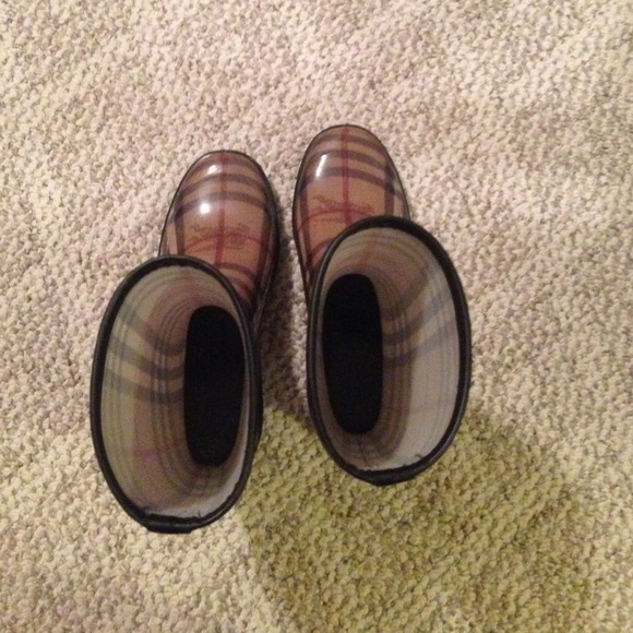 Burberry haymarket check rain boots - Picture 3 of 3
