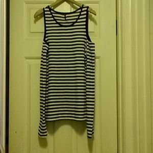 Black &  white stripes.top