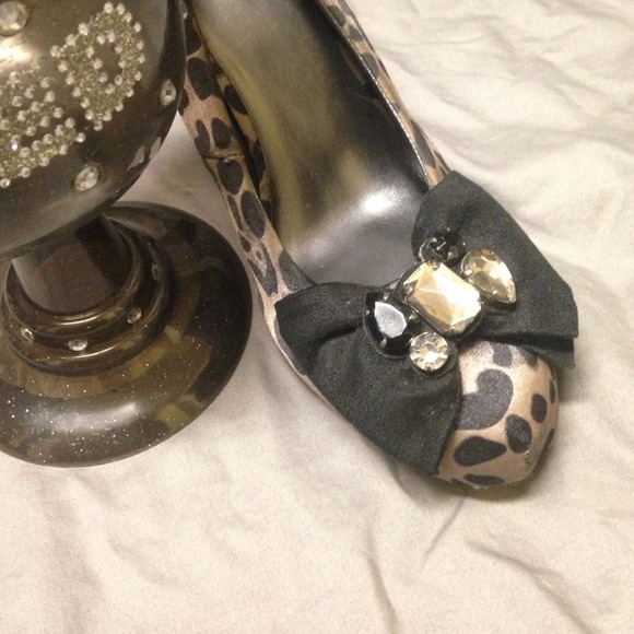 Lightly Worn Candie's| Size 9 - Picture 3 of 4