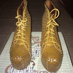 Jeffery Campbell Litas