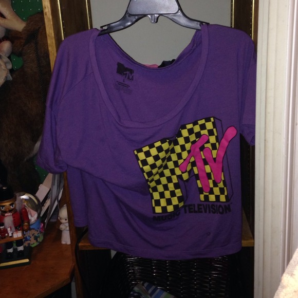 MTV off shoulder crop top