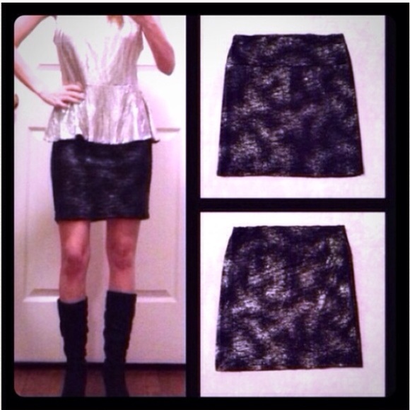 NWT Metallic Silver Black Textured Mini Skirt - Picture 3 of 5