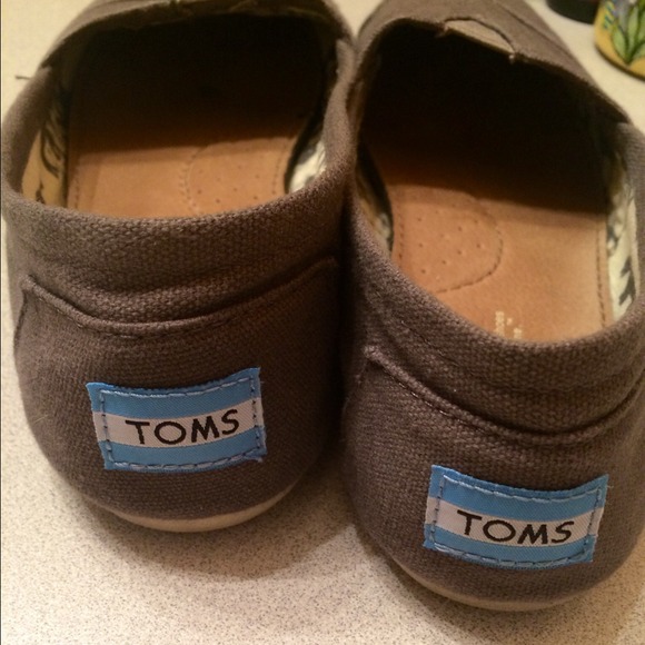 🎉SOLD🎉NEW TOMS CANVAS SHOES - Picture 3 of 4