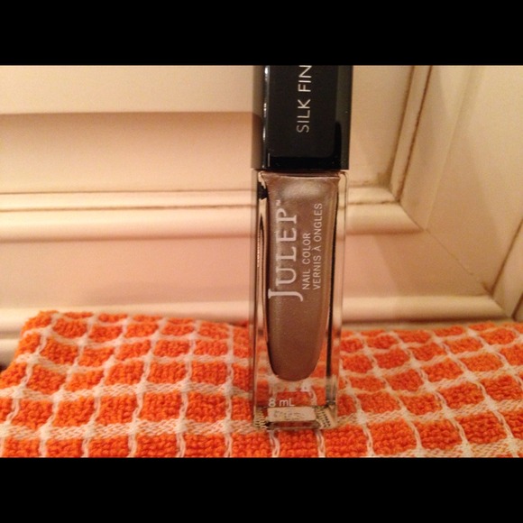 Bundle for @irisheyes5472 7 Julep nail color