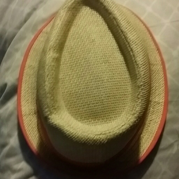 Trilby - Picture 3 of 3