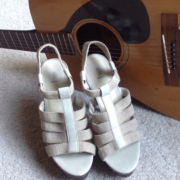 🌹Bakers Shoes 🌹 - Picture 2 of 4