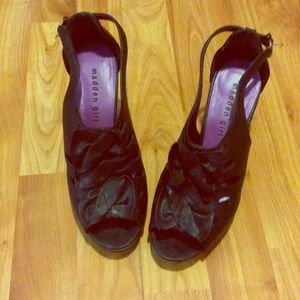 Ruffled Peep Toe Pumps