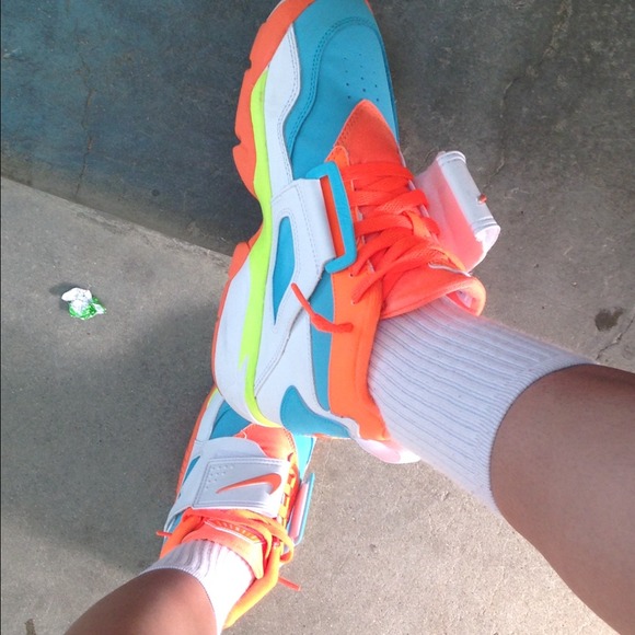 Nike Diamond Turf 2 4Y